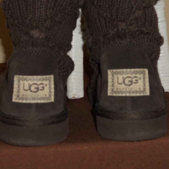 Ugg 7 Classic Brown Argyle Cabled Knit Boots SN 5879 - Picture 4 of 8